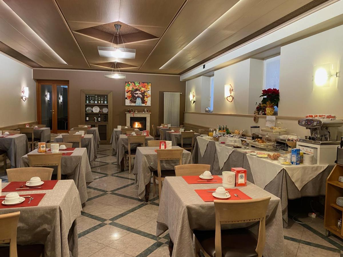 Hotel Centrale San Pellegrino Terme Esterno foto