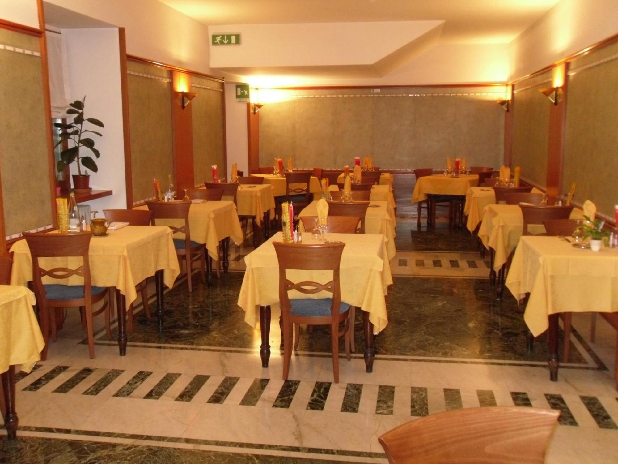 Hotel Centrale San Pellegrino Terme Esterno foto